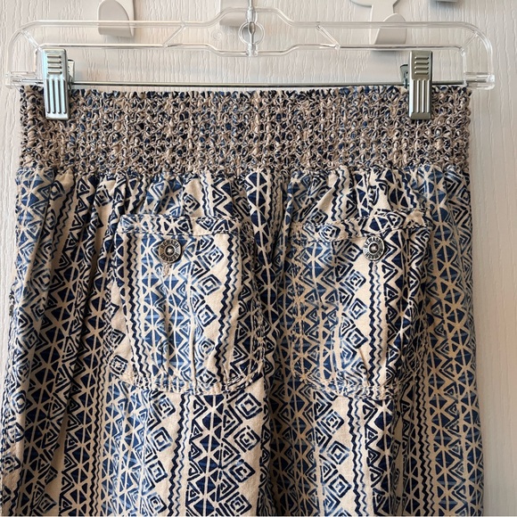 Patterned Wide Leg Pants - Picture 2 of 4